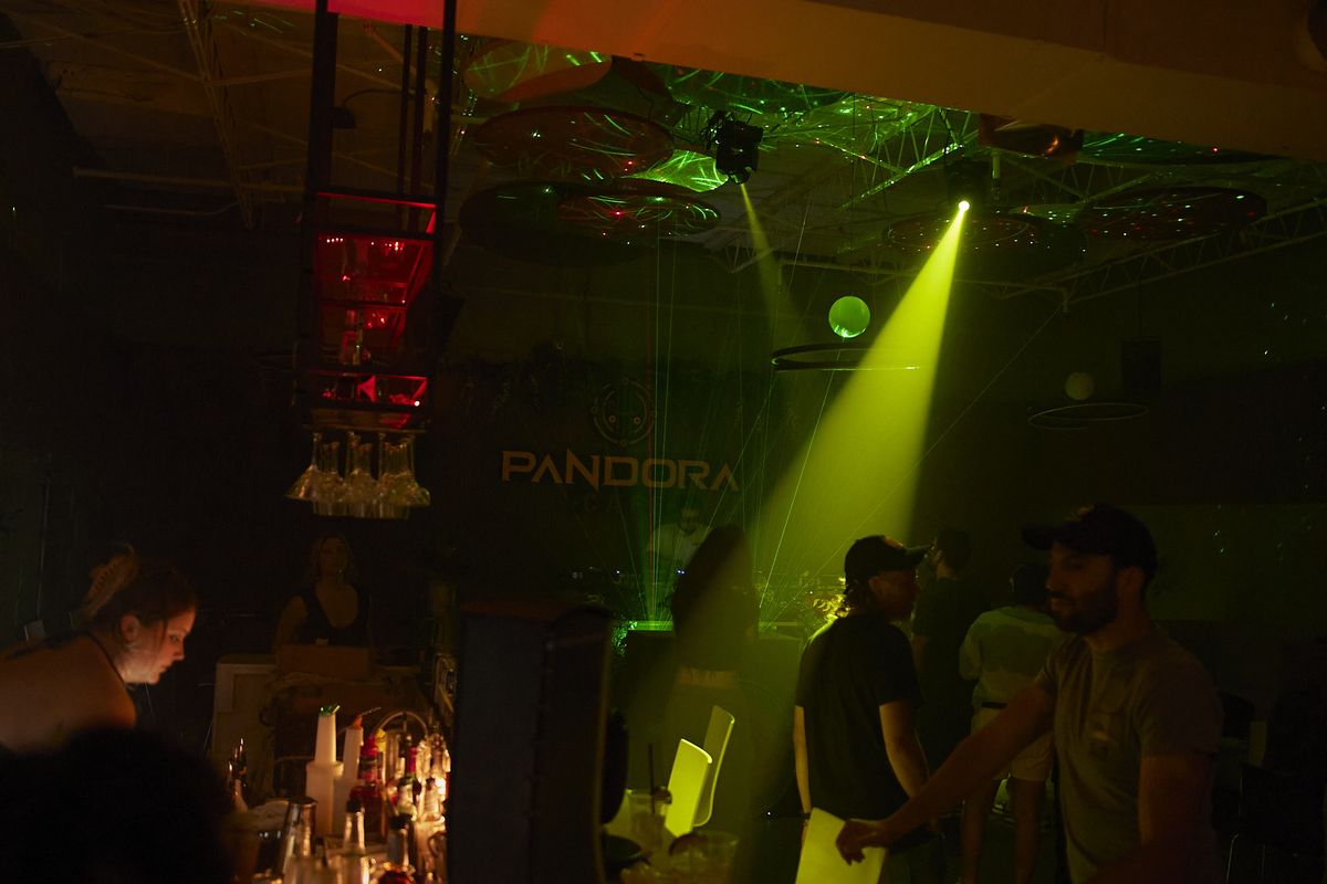 Latin House #2 crowd
