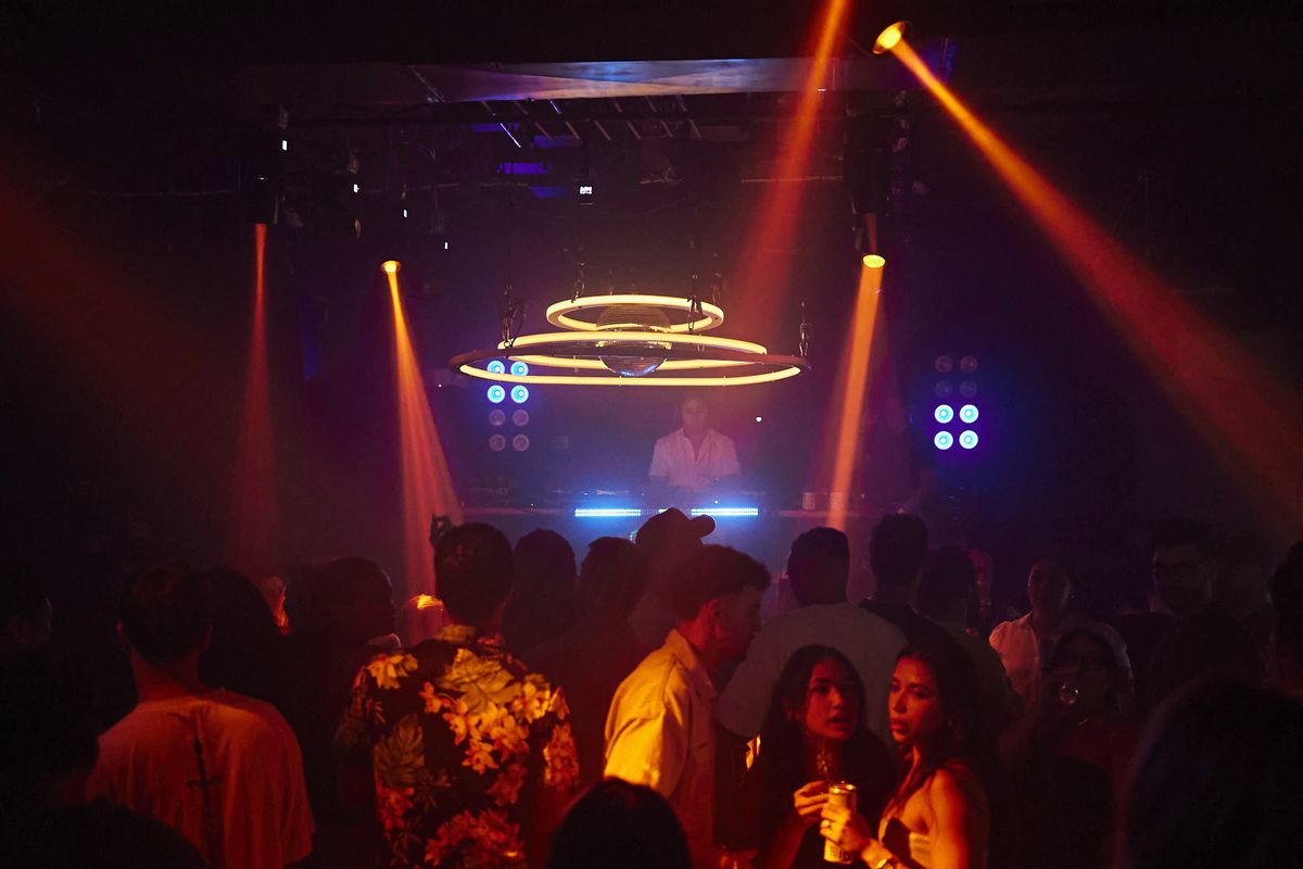 Latin House #2 DJ booth